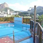 Leblon House, porteiro 24h, ar cond, lava seca roupas, piscina com linda vista no terraço do condomínio